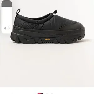 amomento | Shoes | Amomento Vibram Padded Slip On Shoe In